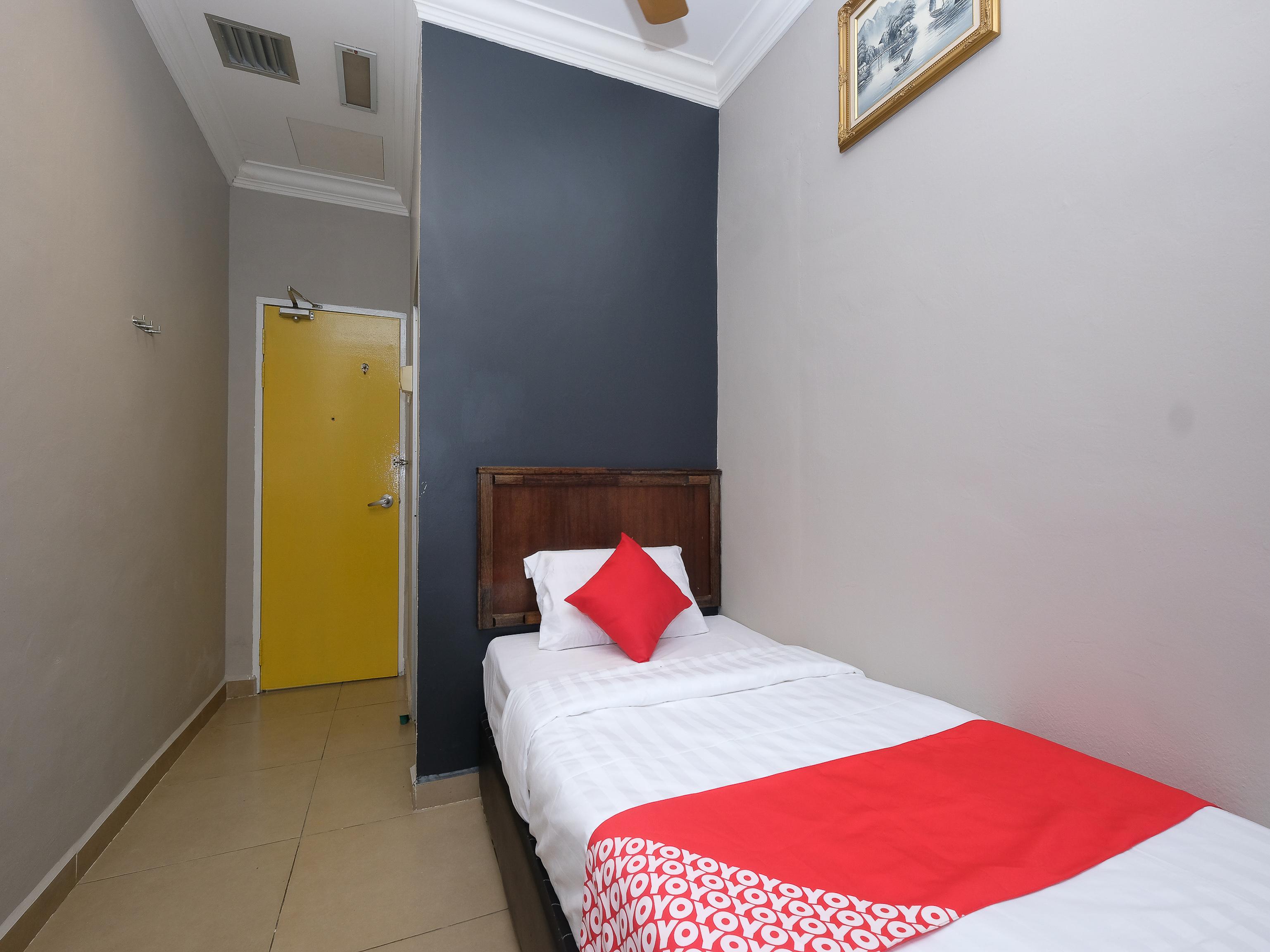 Oyo 1190 Nice Stay Hotel Рауб Экстерьер фото