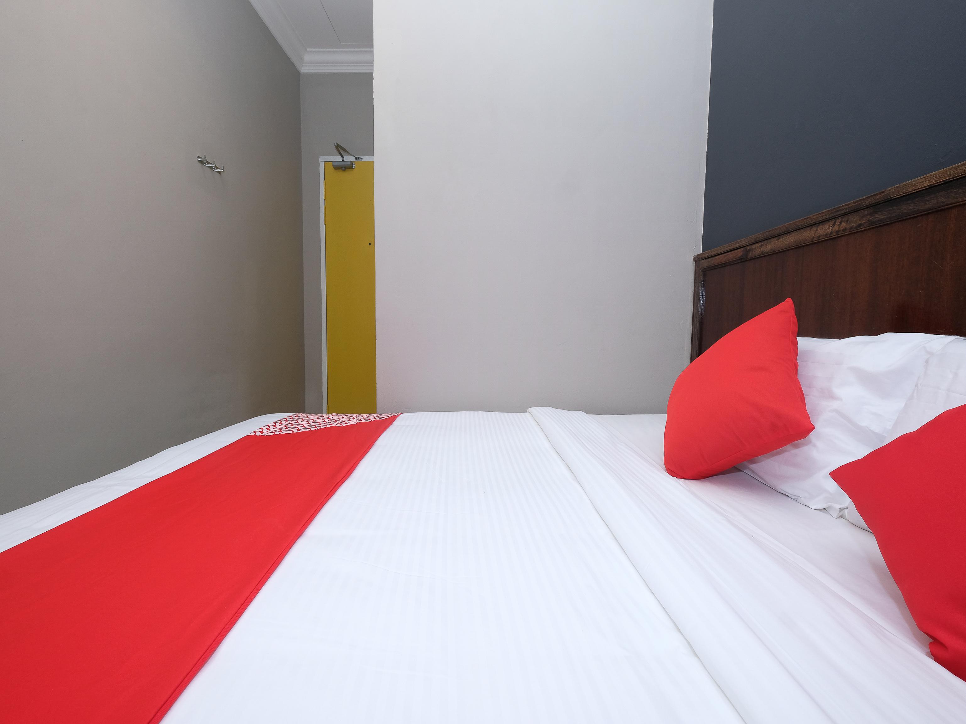 Oyo 1190 Nice Stay Hotel Рауб Экстерьер фото
