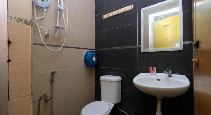 Oyo 1190 Nice Stay Hotel Рауб Экстерьер фото