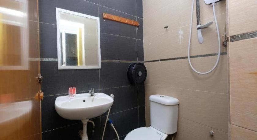 Oyo 1190 Nice Stay Hotel Рауб Экстерьер фото