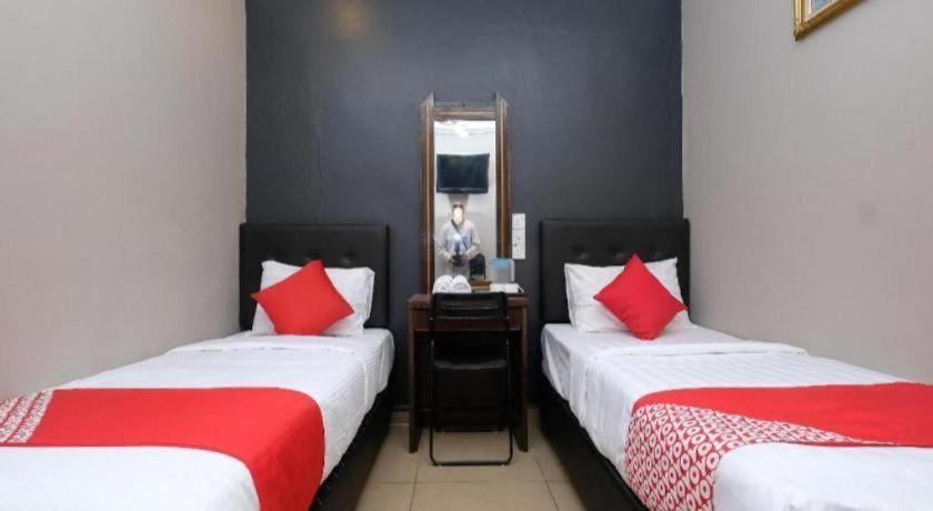 Oyo 1190 Nice Stay Hotel Рауб Экстерьер фото