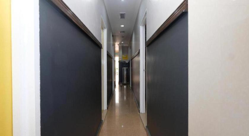 Oyo 1190 Nice Stay Hotel Рауб Экстерьер фото